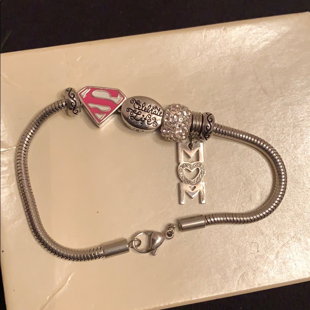 “Mom” charm bracelet
